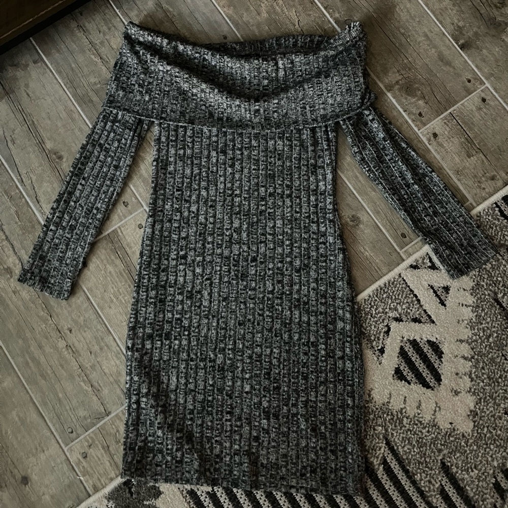 rue21 Gray Off-Shoulder Knited Dress